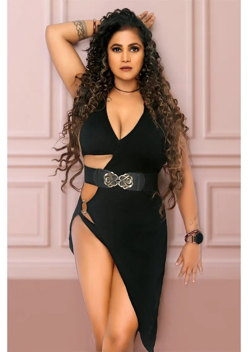 AANY ULLU ARTIST — College escort in Bangalore
