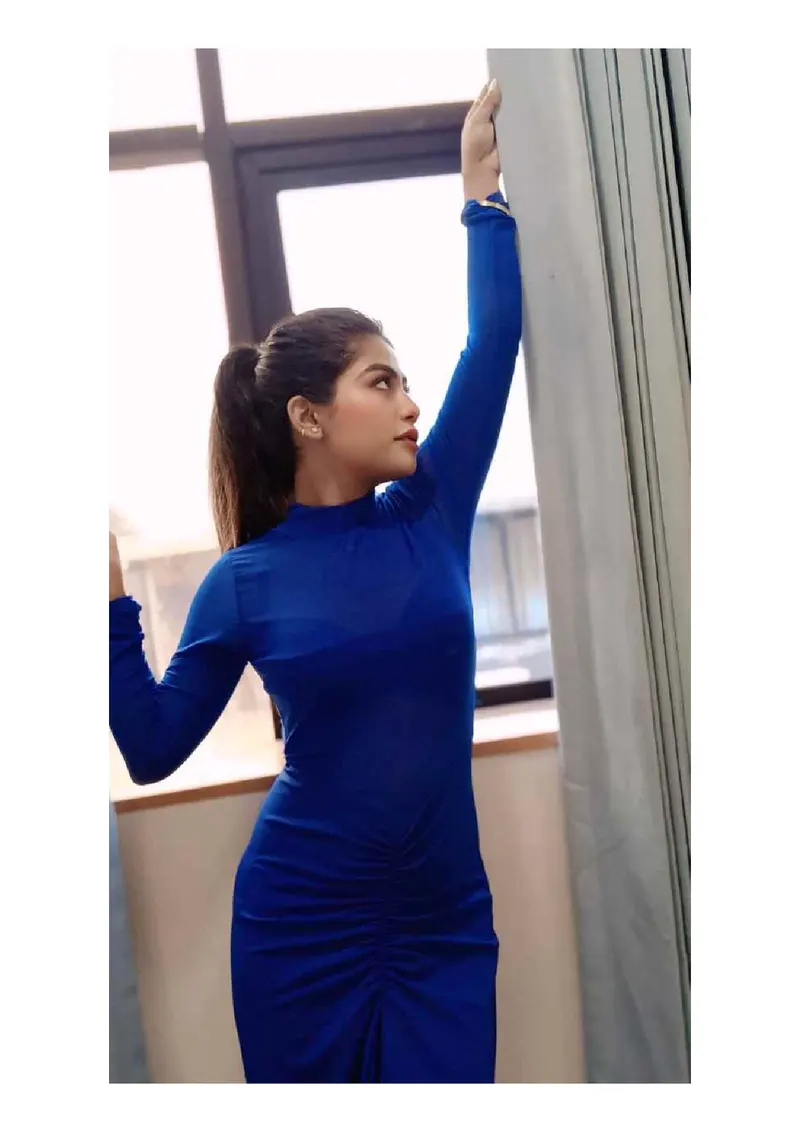 CABIN CREW GIRL SAMANTHA AVAILABLE photo 4