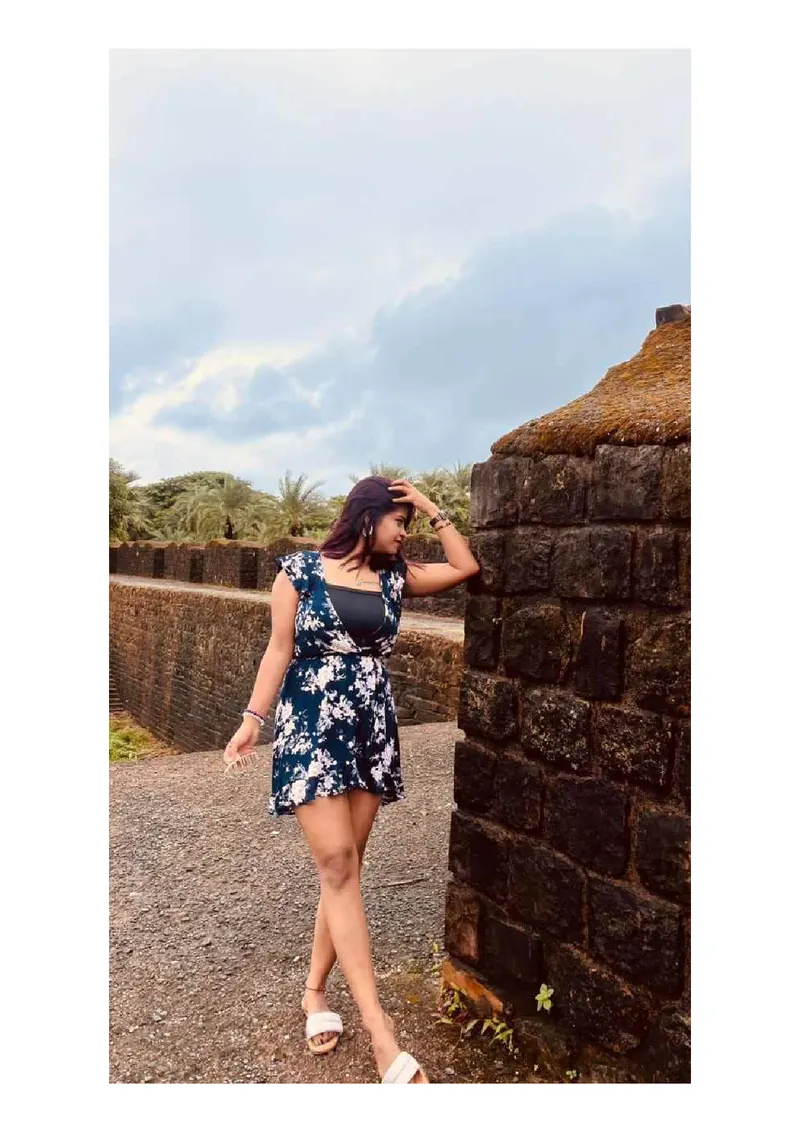 CAT WALK MODEL SHILPA MANJUNATH AVAILABLE photo 6