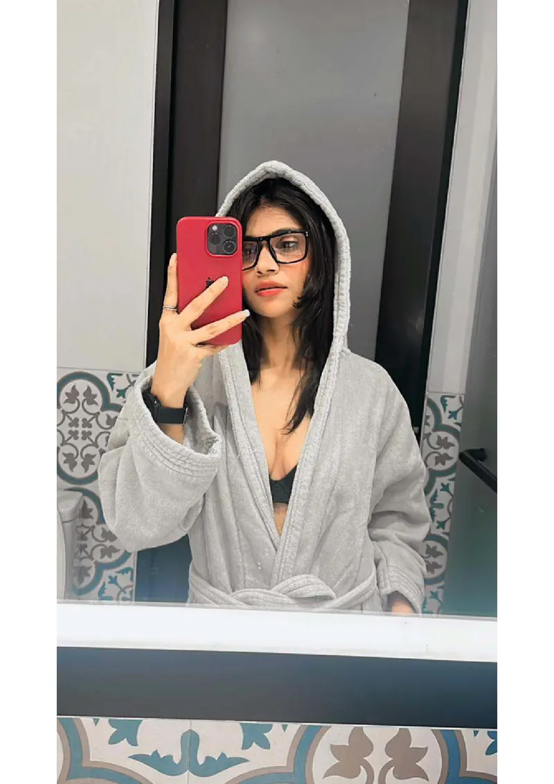 JANVI MUMBAI COLLEGE STUDENT photo 9