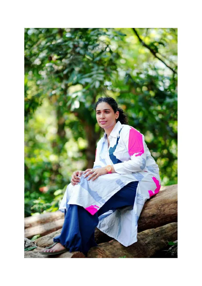 KERELA ARTIST PALLAVI AVAILABLE photo 9