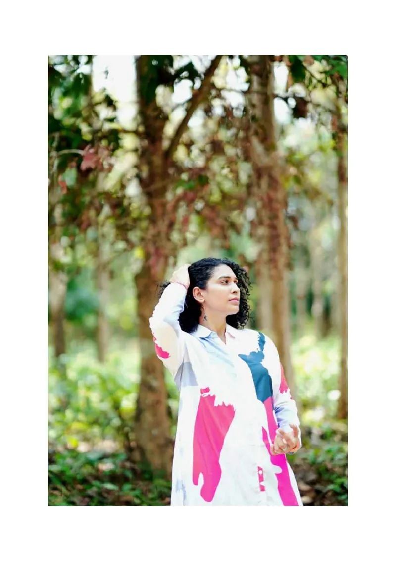 KERELA ARTIST PALLAVI AVAILABLE photo 10