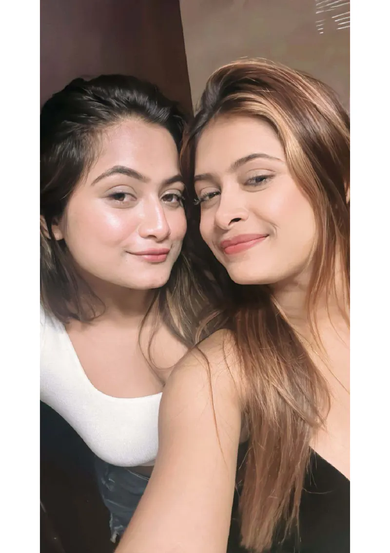LAKME AND ULLU THREESOM — Housewife escort in Bangalore