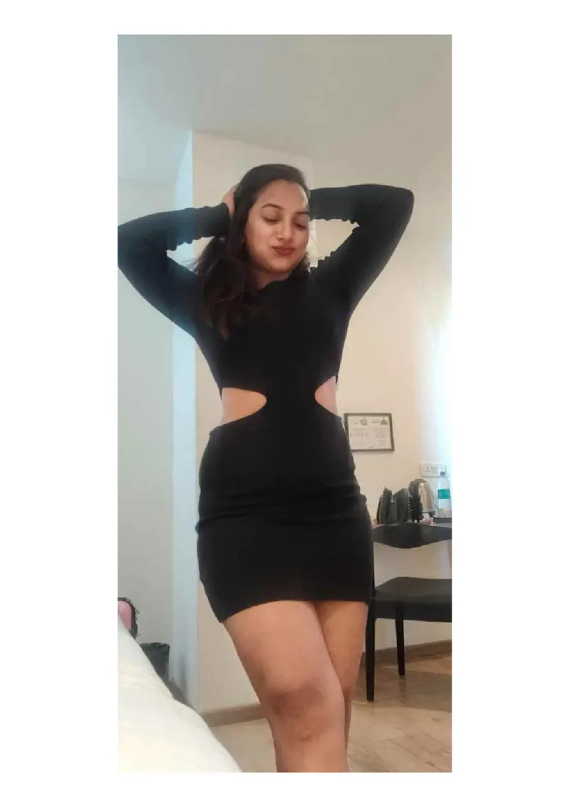 SOUTH HOT TELUGU MODEL URVASHI AVAILABLE photo 2