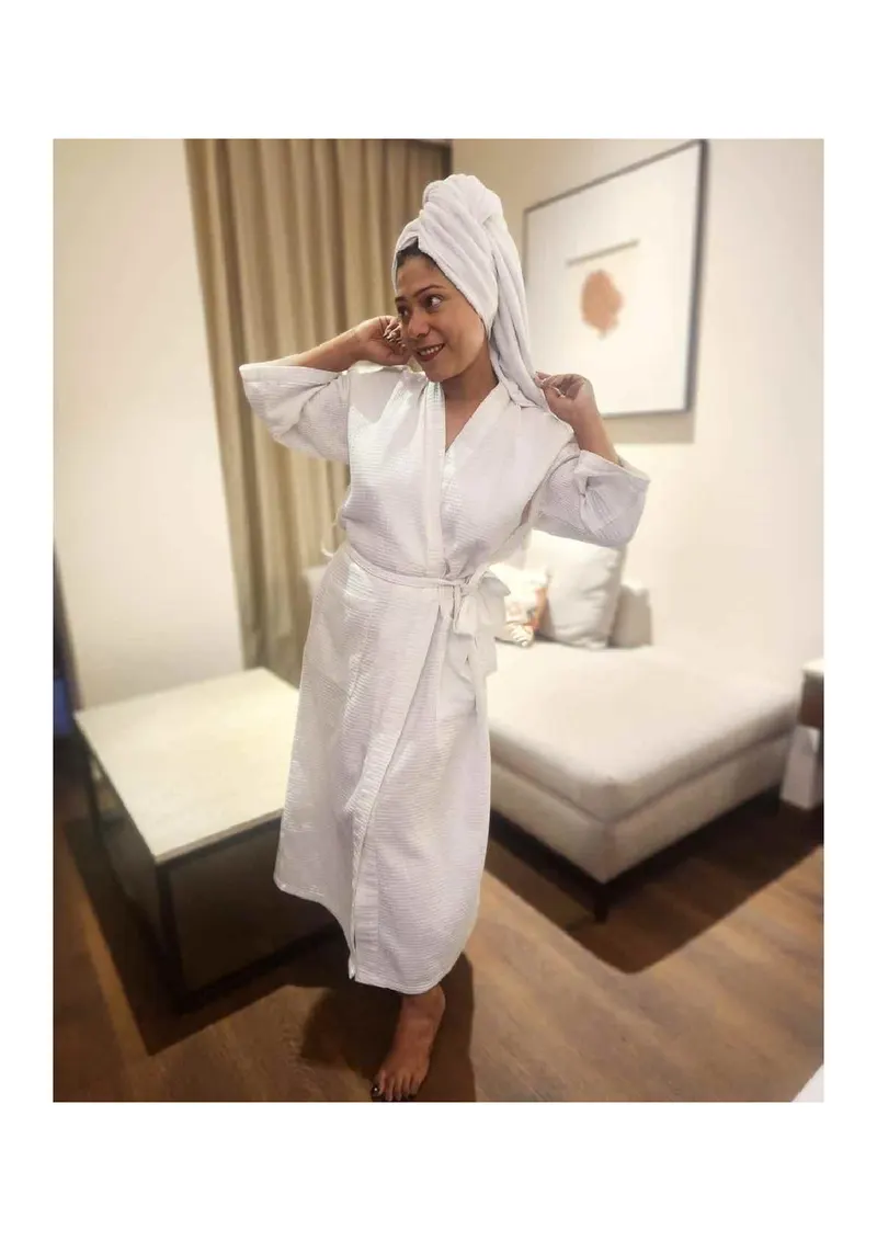 TAJ HOTEL RECEPTIONIST ROOPA AVAILABLE photo 3