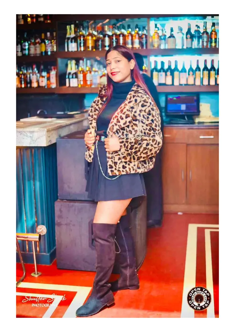 TAJ HOTEL RECEPTIONIST ROOPA AVAILABLE photo 12