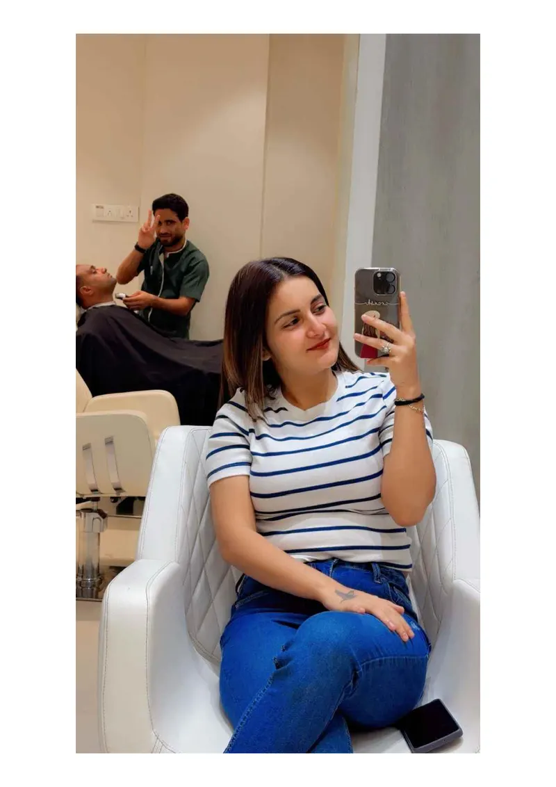 Young kashmiri girl Kushboo available photo 4